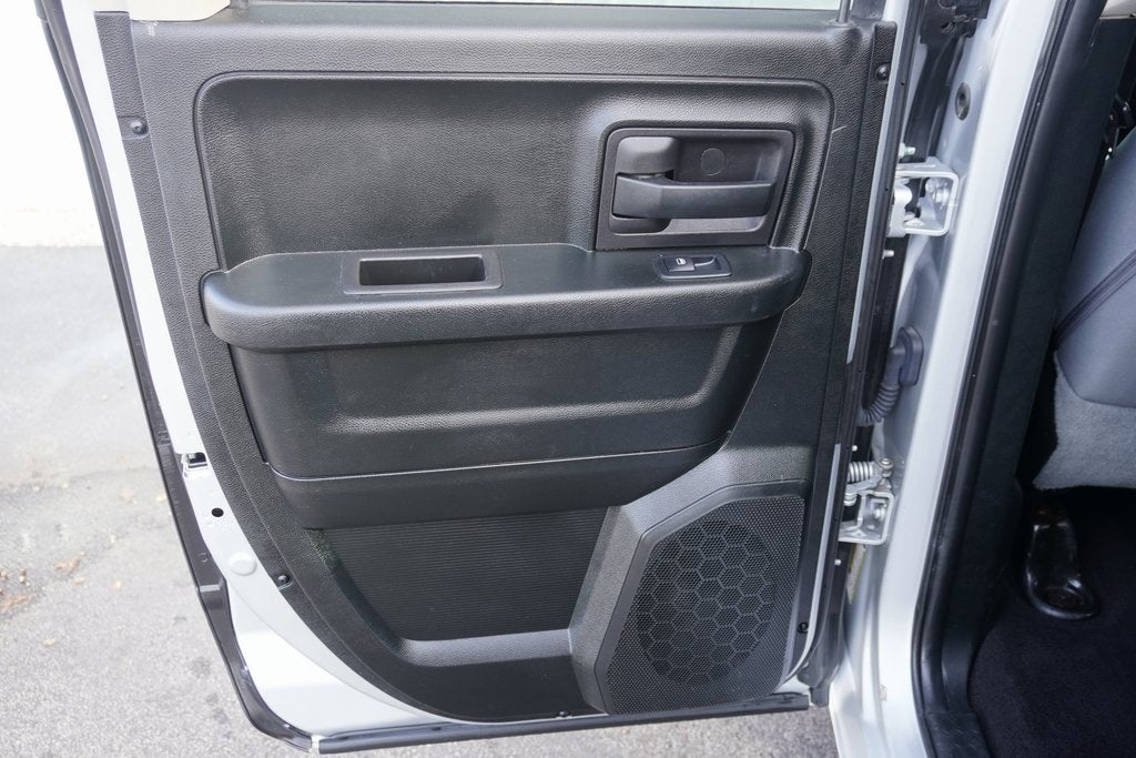 2018 RAM 1500 Express Quad Cab 4x4 6'4' Box