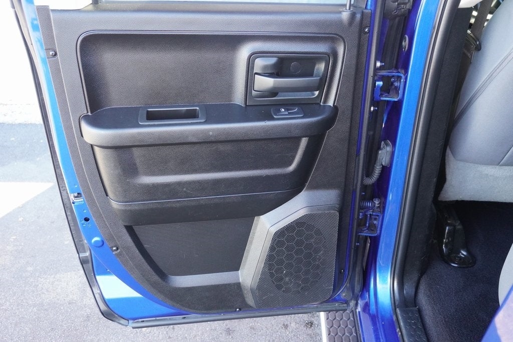 2019 RAM 1500 Classic Express Quad Cab 4x4 6'4' Box