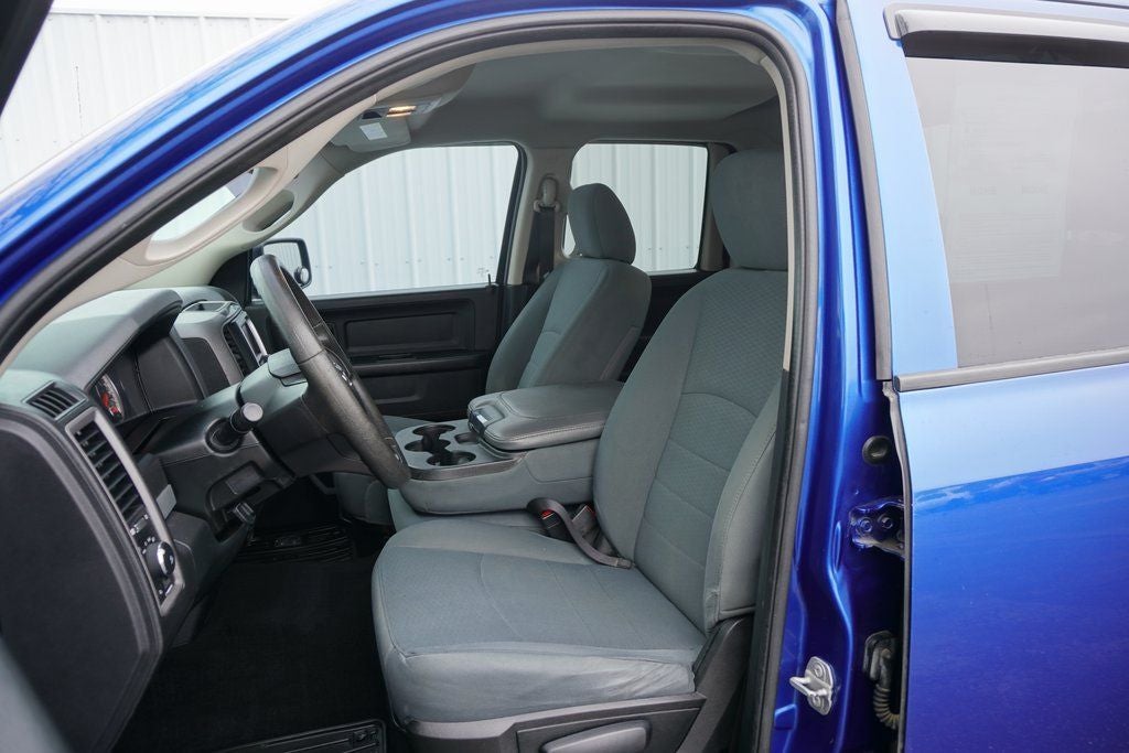 2017 RAM 1500 Express Quad Cab 4x4 6'4' Box