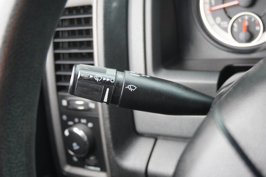 2017 RAM 1500 Express Quad Cab 4x4 6'4' Box