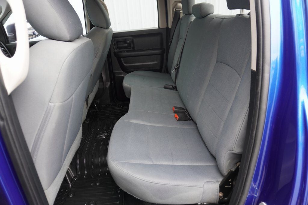 2017 RAM 1500 Express Quad Cab 4x4 6'4' Box