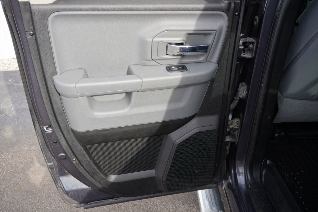 2018 RAM 1500 Big Horn Quad Cab 4x4 6'4' Box