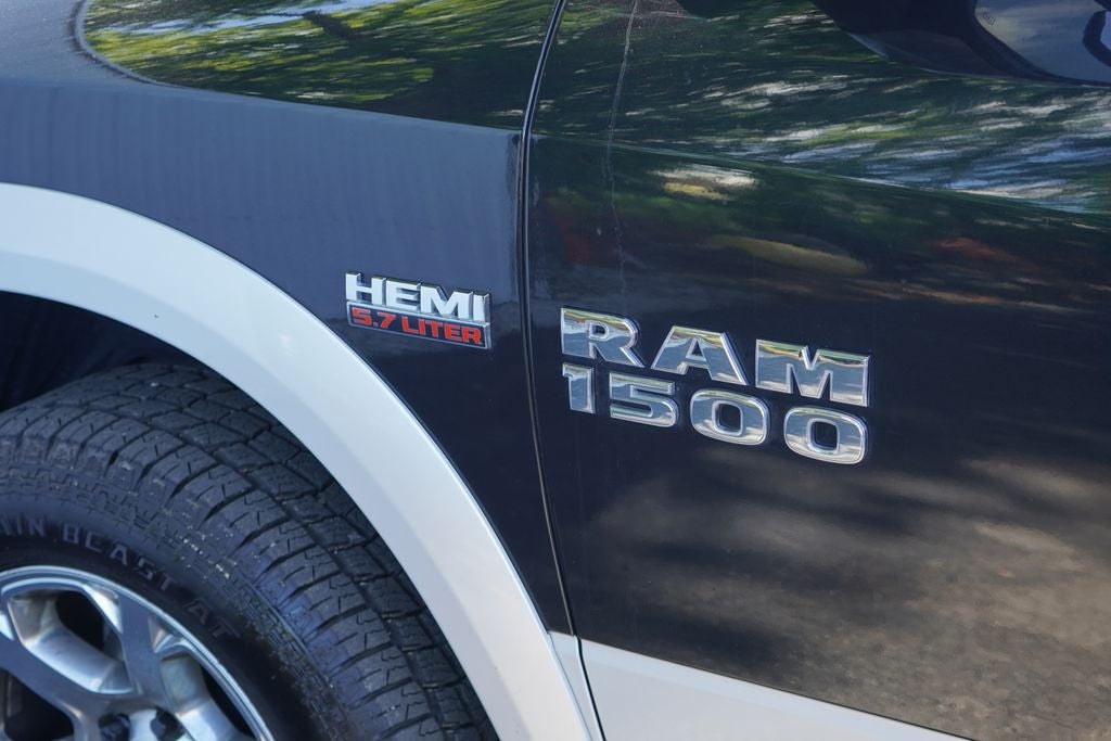 2017 RAM 1500 Laramie Crew Cab 4x4 5'7' Box