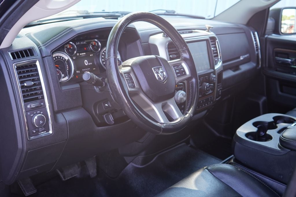 2017 RAM 1500 Laramie Crew Cab 4x4 5'7' Box