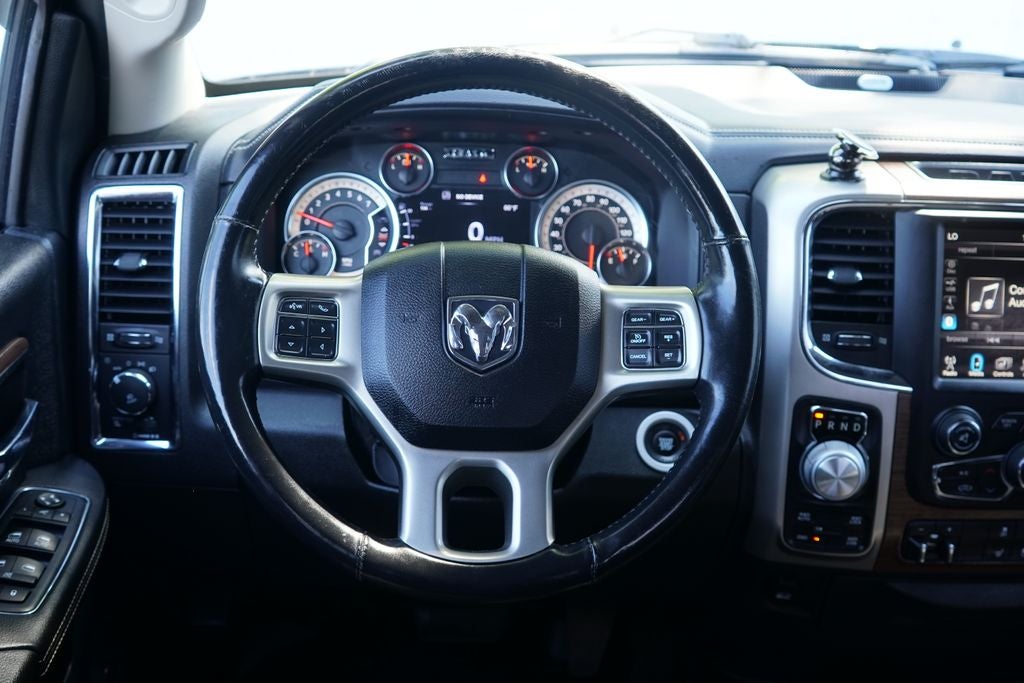 2017 RAM 1500 Laramie Crew Cab 4x4 5'7' Box