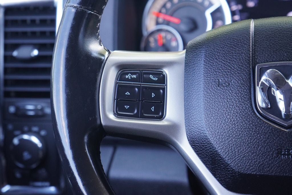 2017 RAM 1500 Laramie Crew Cab 4x4 5'7' Box