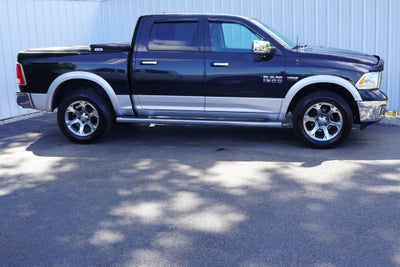 2017 RAM 1500 Laramie Crew Cab 4x4 5'7' Box