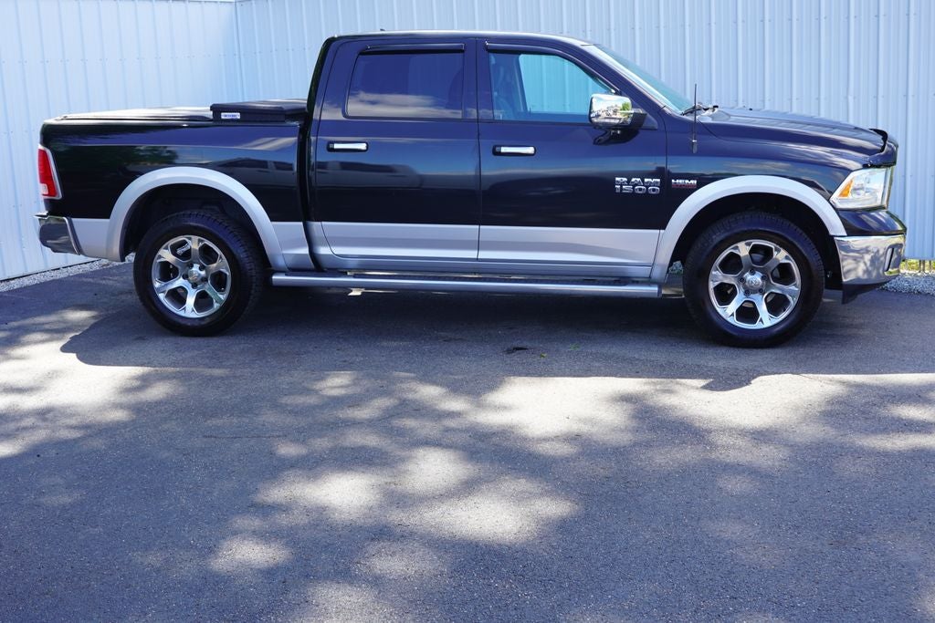 2017 RAM 1500 Laramie Crew Cab 4x4 5'7' Box