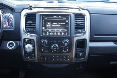 2017 RAM 1500 Laramie Crew Cab 4x4 5'7' Box