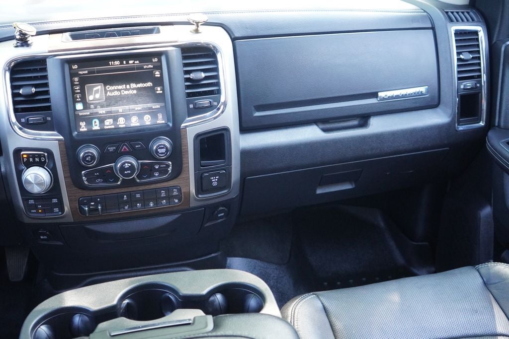 2017 RAM 1500 Laramie Crew Cab 4x4 5'7' Box