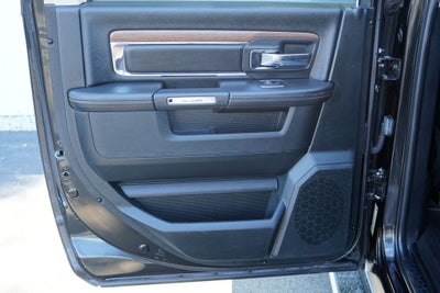 2017 RAM 1500 Laramie Crew Cab 4x4 5'7' Box