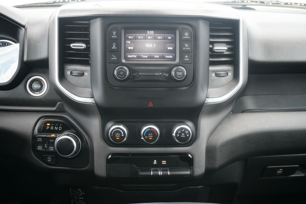 2022 RAM 1500 Big Horn Quad Cab 4x4 6'4' Box