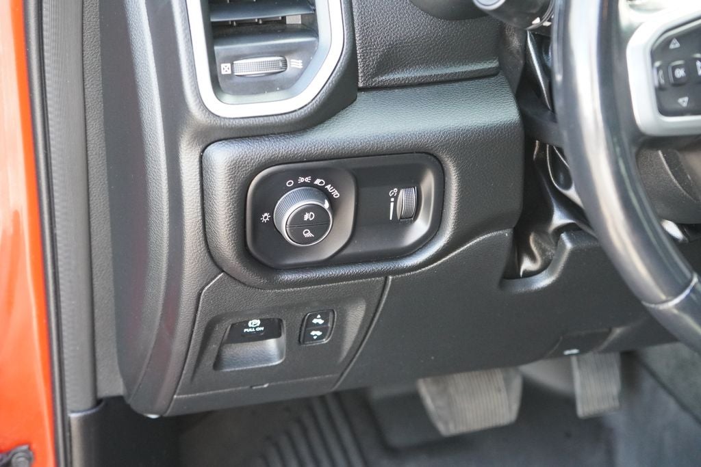 2023 RAM 1500 Big Horn Crew Cab 4x4 5'7' Box