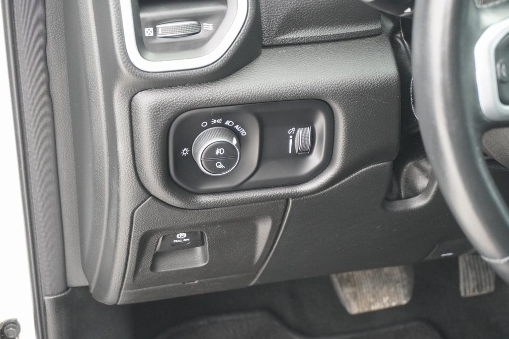 2023 RAM 1500 Big Horn Crew Cab 4x4 5'7' Box