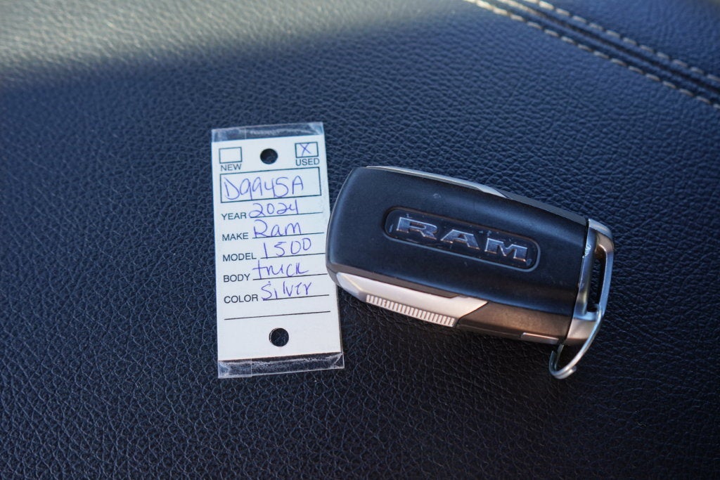 2024 RAM 1500 Big Horn Crew Cab 4x4 5'7' Box