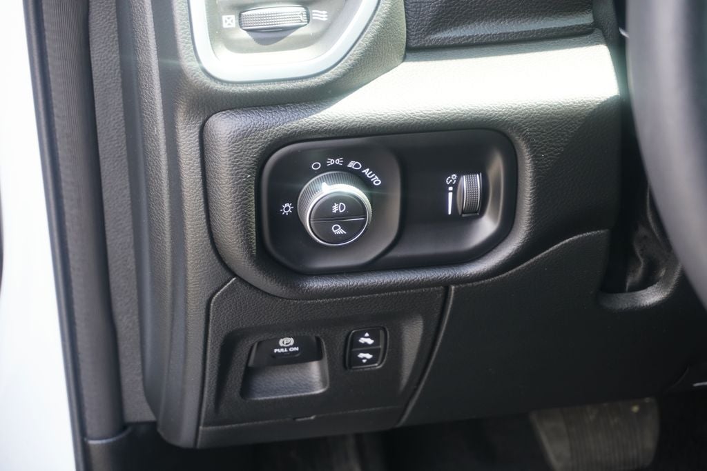 2025 RAM 1500 Big Horn Crew Cab 4x4 5'7' Box