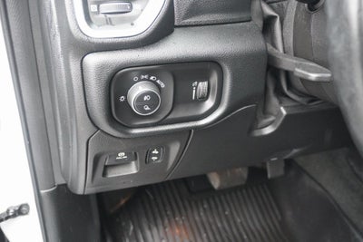 2021 RAM 1500 Big Horn Crew Cab 4x4 5'7' Box