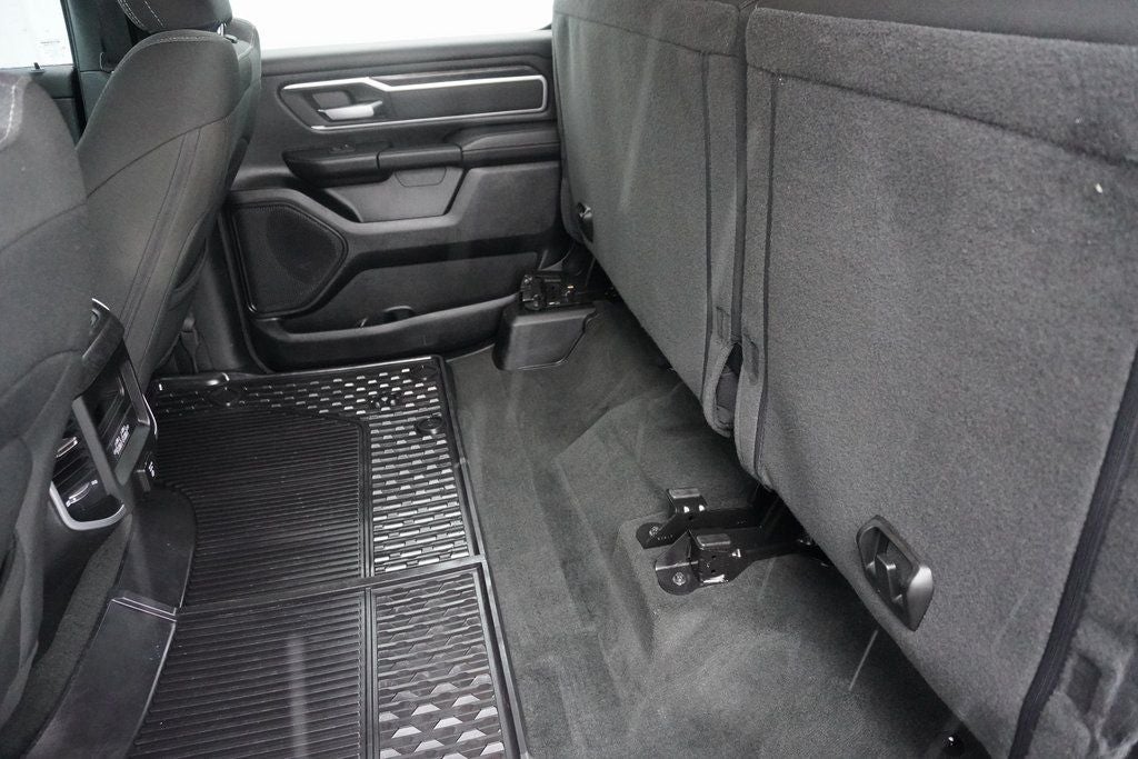 2021 RAM 1500 Big Horn Crew Cab 4x4 5'7' Box