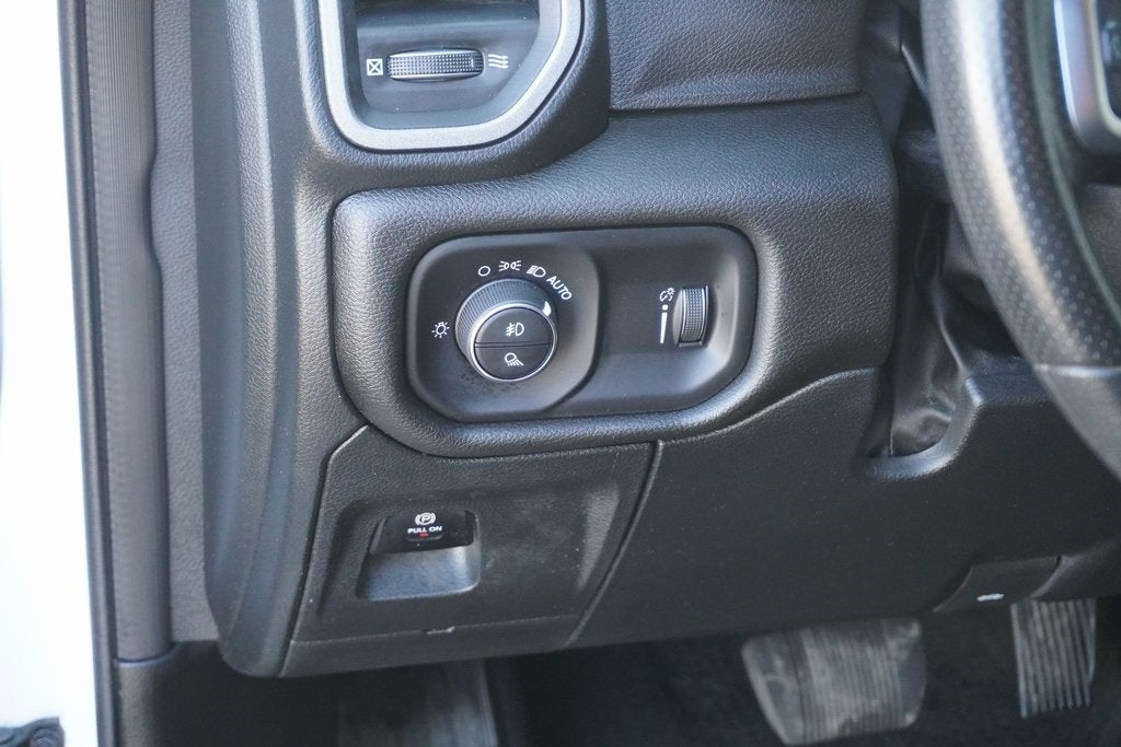 2025 RAM 1500 Tradesman Crew Cab 4x4 5'7' Box