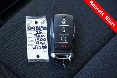 2025 RAM 1500 Tradesman Crew Cab 4x4 5'7' Box