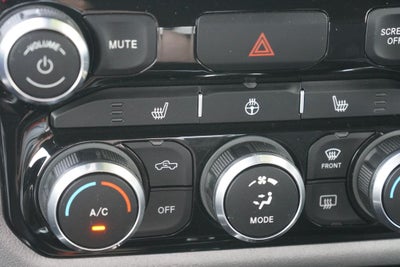 2021 RAM 1500 Big Horn Quad Cab 4x4 6'4' Box