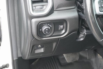 2020 RAM 1500 Big Horn Quad Cab 4x4 6'4' Box