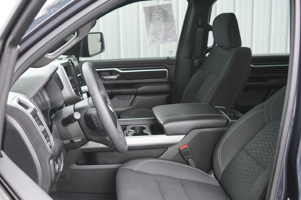 2025 RAM 1500 Big Horn Crew Cab 4x4 5'7' Box