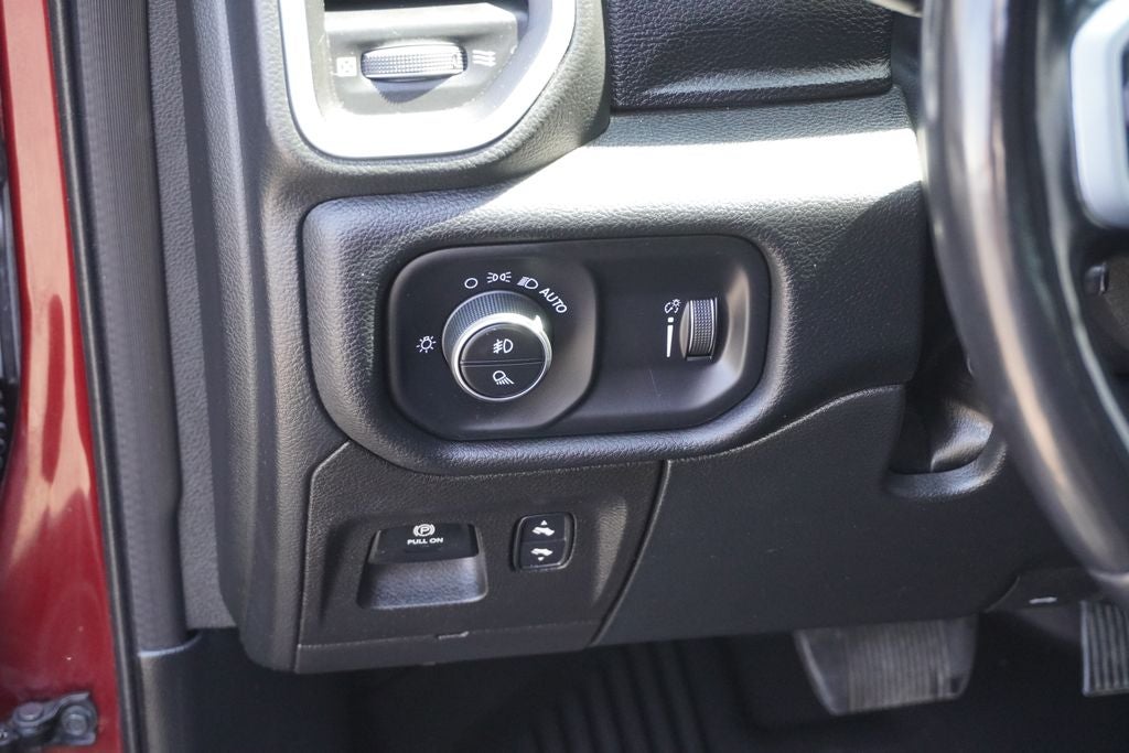 2022 RAM 1500 Big Horn Crew Cab 4x4 5'7' Box