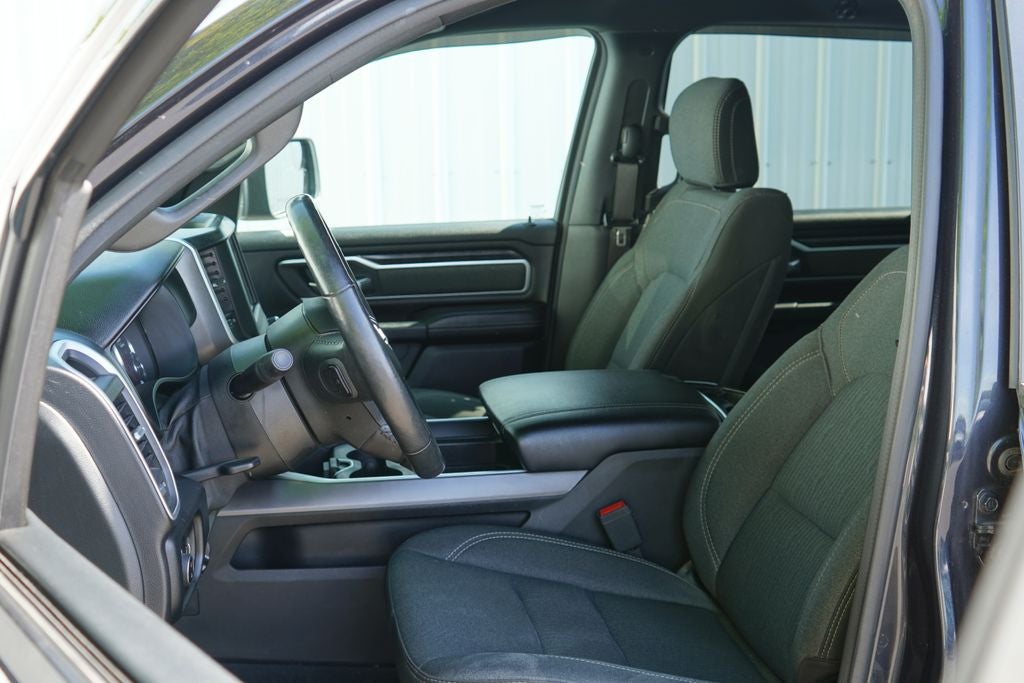 2020 RAM 1500 Big Horn Crew Cab 4x4 5'7' Box