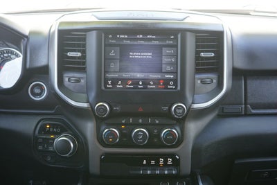 2020 RAM 1500 Big Horn Crew Cab 4x4 5'7' Box