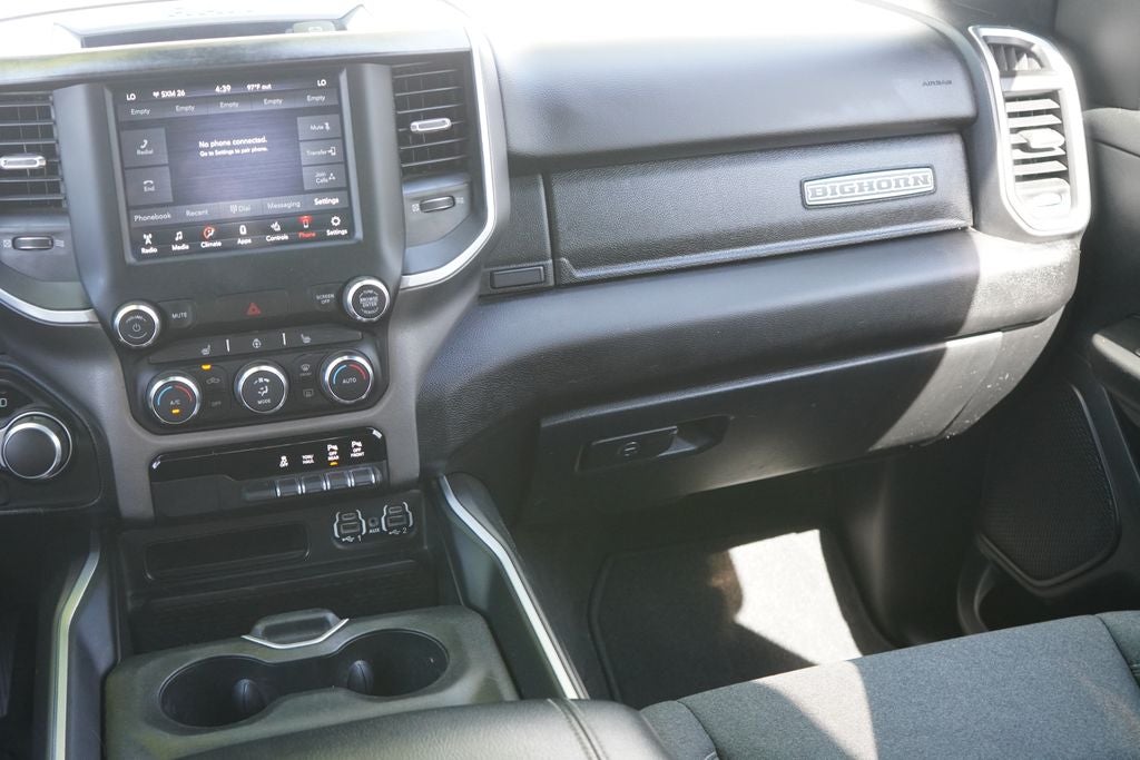 2020 RAM 1500 Big Horn Crew Cab 4x4 5'7' Box