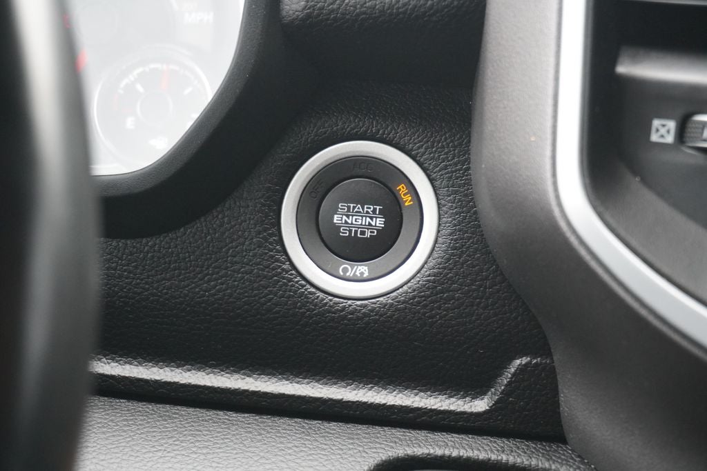 2021 RAM 1500 Big Horn Crew Cab 4x4 5'7' Box