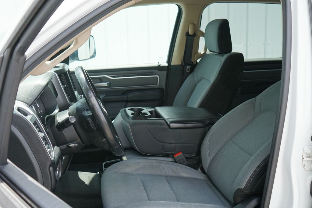 2020 RAM 1500 Big Horn Crew Cab 4x4 5'7' Box