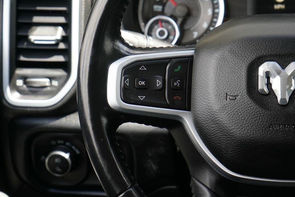 2020 RAM 1500 Big Horn Crew Cab 4x4 5'7' Box