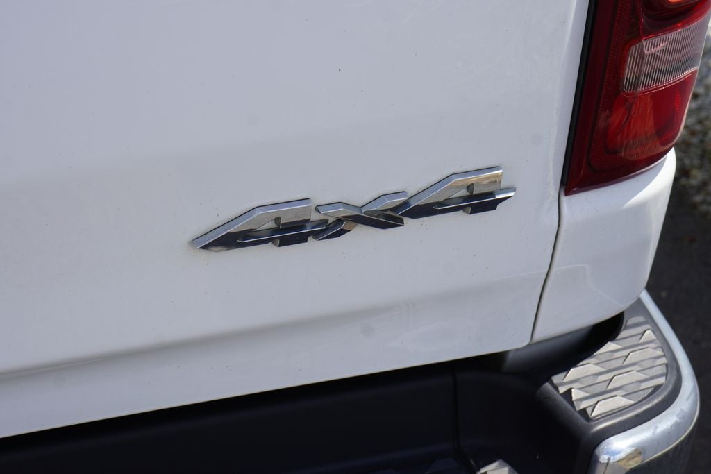 2020 RAM 1500 Big Horn Crew Cab 4x4 5'7' Box
