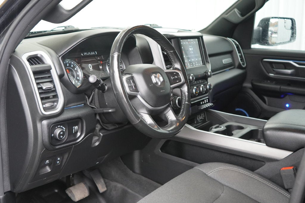 2020 RAM 1500 Big Horn Crew Cab 4x4 5'7' Box