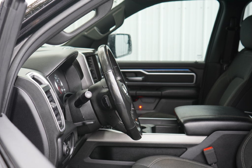 2020 RAM 1500 Big Horn Crew Cab 4x4 5'7' Box