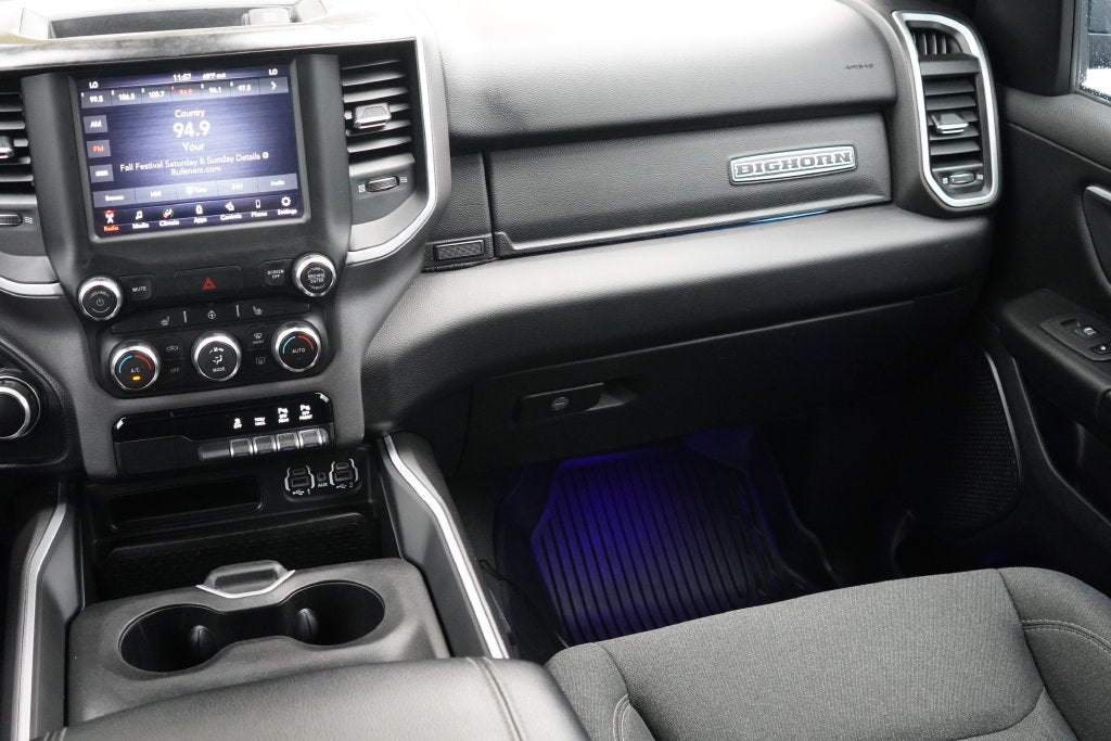 2020 RAM 1500 Big Horn Crew Cab 4x4 5'7' Box