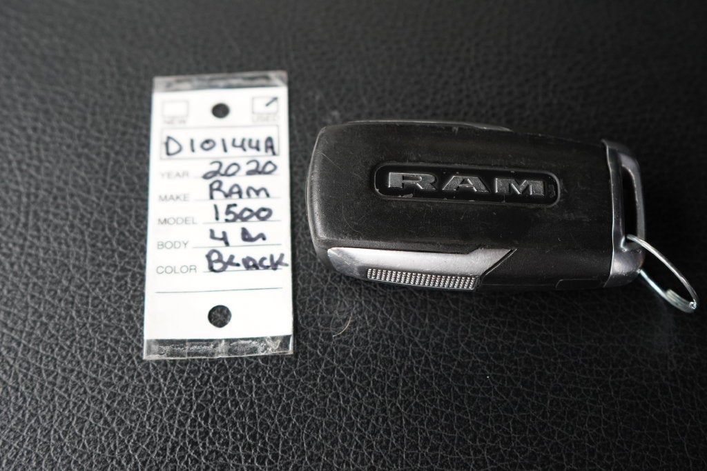 2020 RAM 1500 Big Horn Crew Cab 4x4 5'7' Box