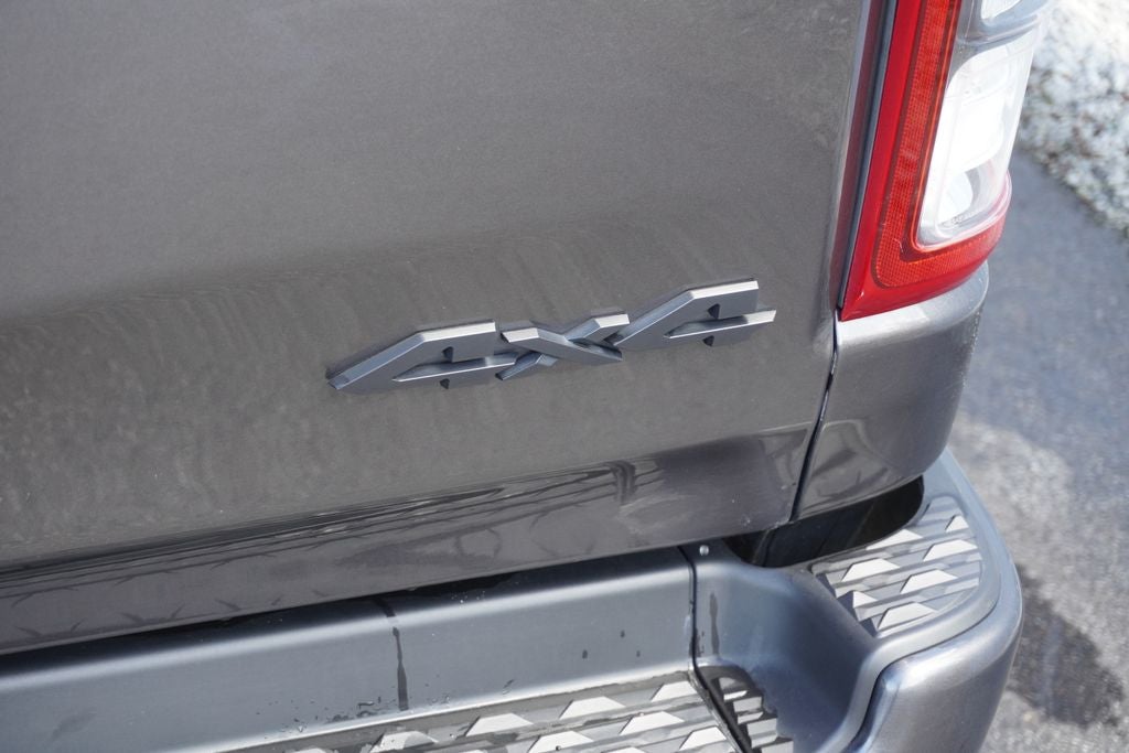 2021 RAM 1500 Big Horn Crew Cab 4x4 5'7' Box