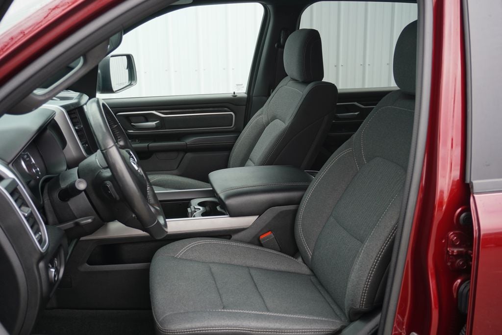 2020 RAM 1500 Big Horn Crew Cab 4x4 5'7' Box