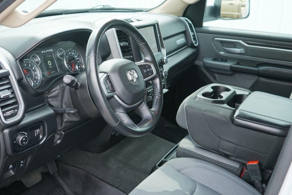 2020 RAM 1500 Big Horn Crew Cab 4x4 5'7' Box
