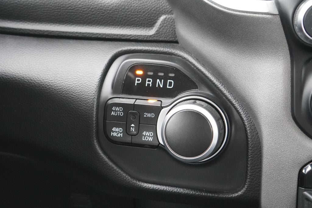 2020 RAM 1500 Big Horn Crew Cab 4x4 5'7' Box