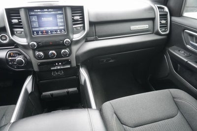 2020 RAM 1500 Big Horn Crew Cab 4x4 5'7' Box