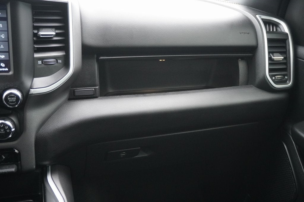 2020 RAM 1500 Big Horn Crew Cab 4x4 5'7' Box