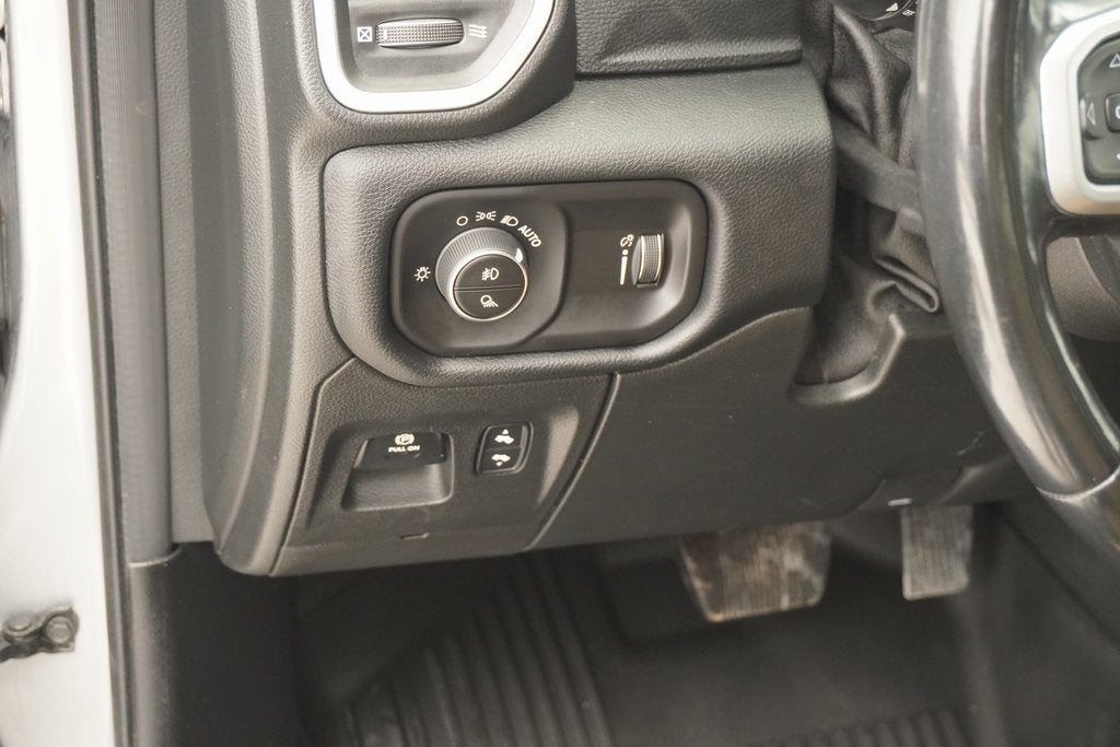 2021 RAM 1500 Big Horn Crew Cab 4x4 5'7' Box