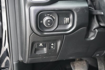 2020 RAM 1500 Big Horn Crew Cab 4x4 5'7' Box