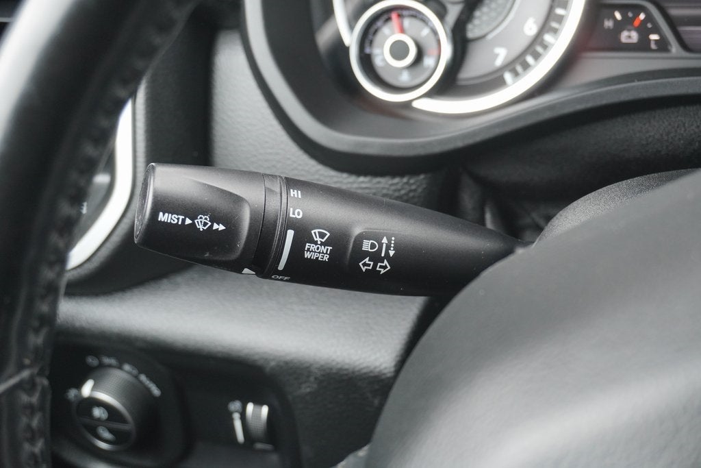 2020 RAM 1500 Big Horn Crew Cab 4x4 5'7' Box