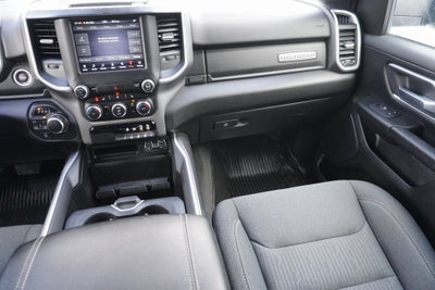 2020 RAM 1500 Big Horn Crew Cab 4x4 5'7' Box