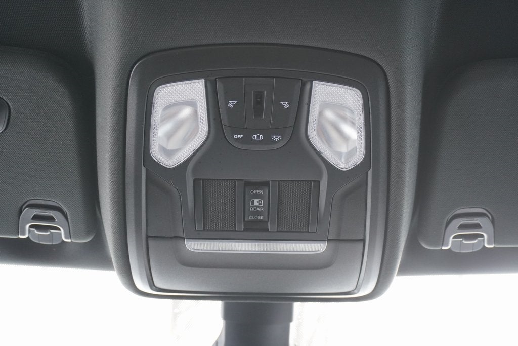 2020 RAM 1500 Big Horn Crew Cab 4x4 5'7' Box